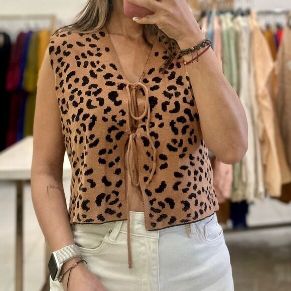 Leopard Print Sleeveless Vest Top - Picture 2 of 3